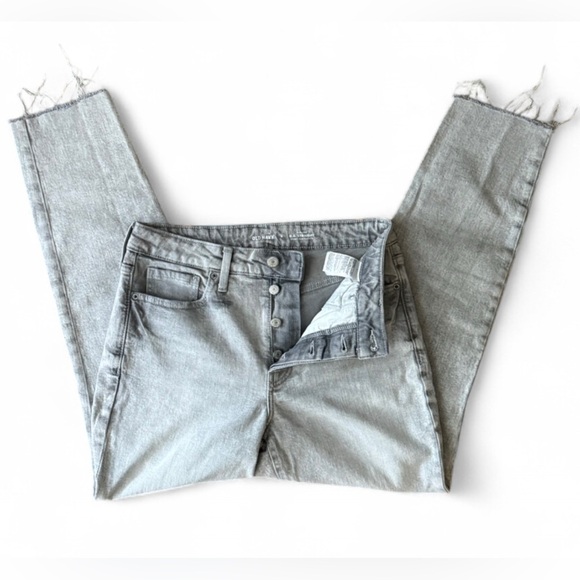 Old Navy Gray Women's High Rise Straight Jeans - Picture 8 of 9